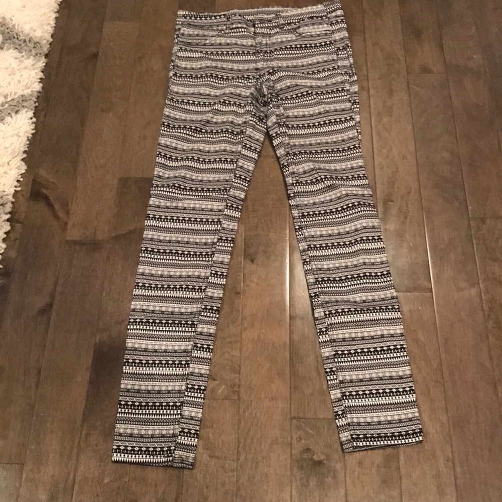H&M Aztec printed jeans - Picture 4 of 5